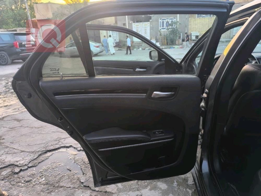 کرایسلەر 300